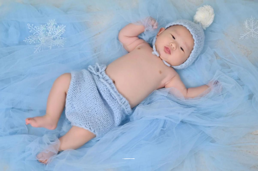 柳林宝宝睡迷糊了才肯吃奶 柳林宝宝睡迷糊了才肯吃奶